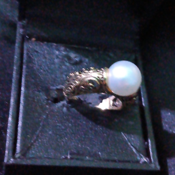 Fashion Design Ring - Picture 2 of 4